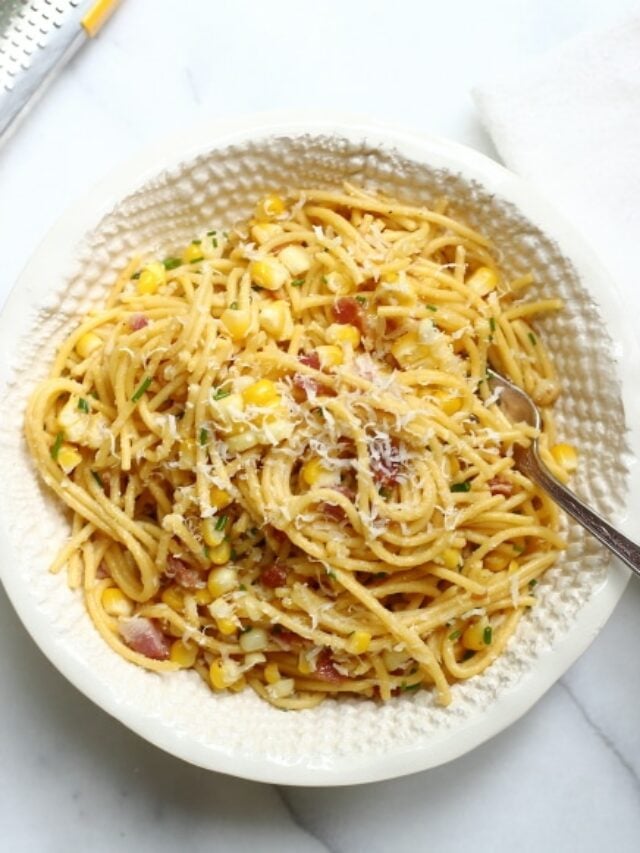 Pasta with sweet corn and bacon