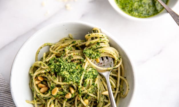 How to Make Green Sauce: an easy (clean-out-the-fridge) herb sauce!